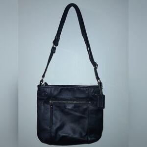 EUC Coach Daisy Convertable Shoulder/Crossbody Purse